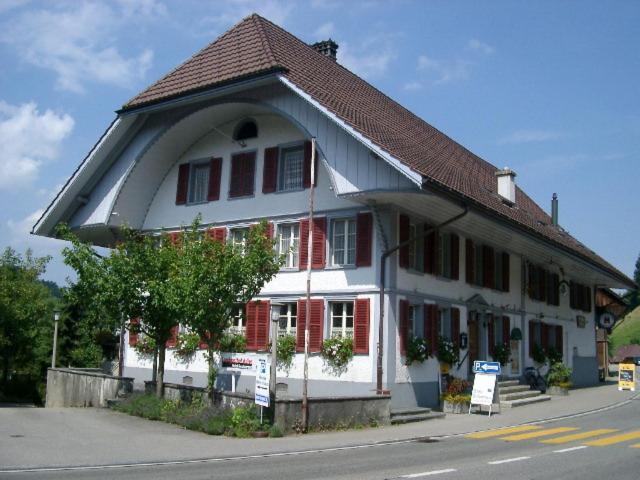 Landgasthof-Hotel Adler Langnau im Emmental Exterior foto
